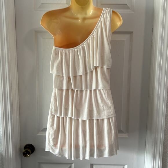 Francesca’s Collection White One Shoulder Tiered Tunic Top Mini Dress - Picture 3 of 8